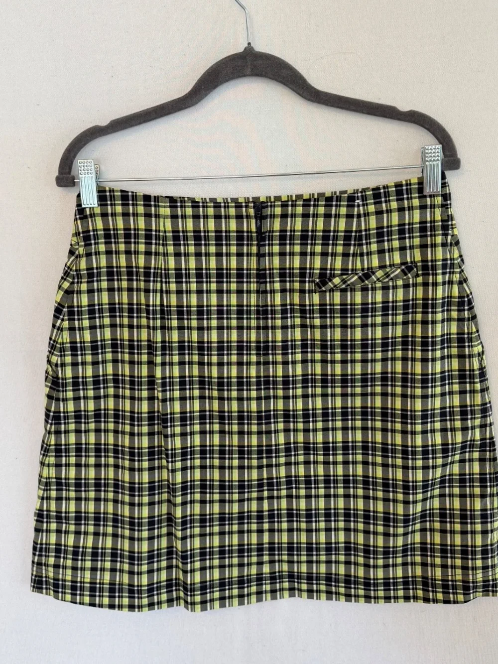 TAIL Women’s Size 8 Black, Green & White  Plaid Golf Skort